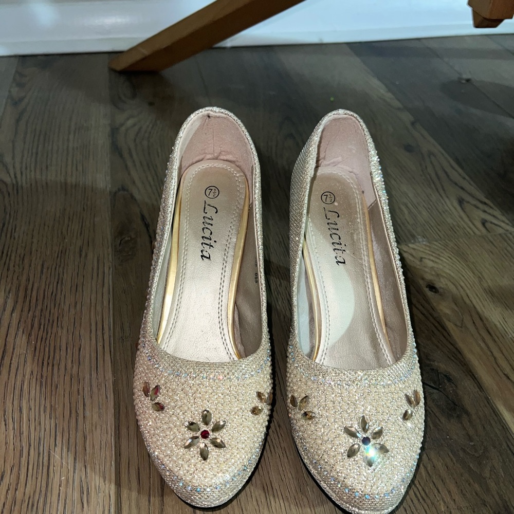 Champagne glitter pumps with rhinestones